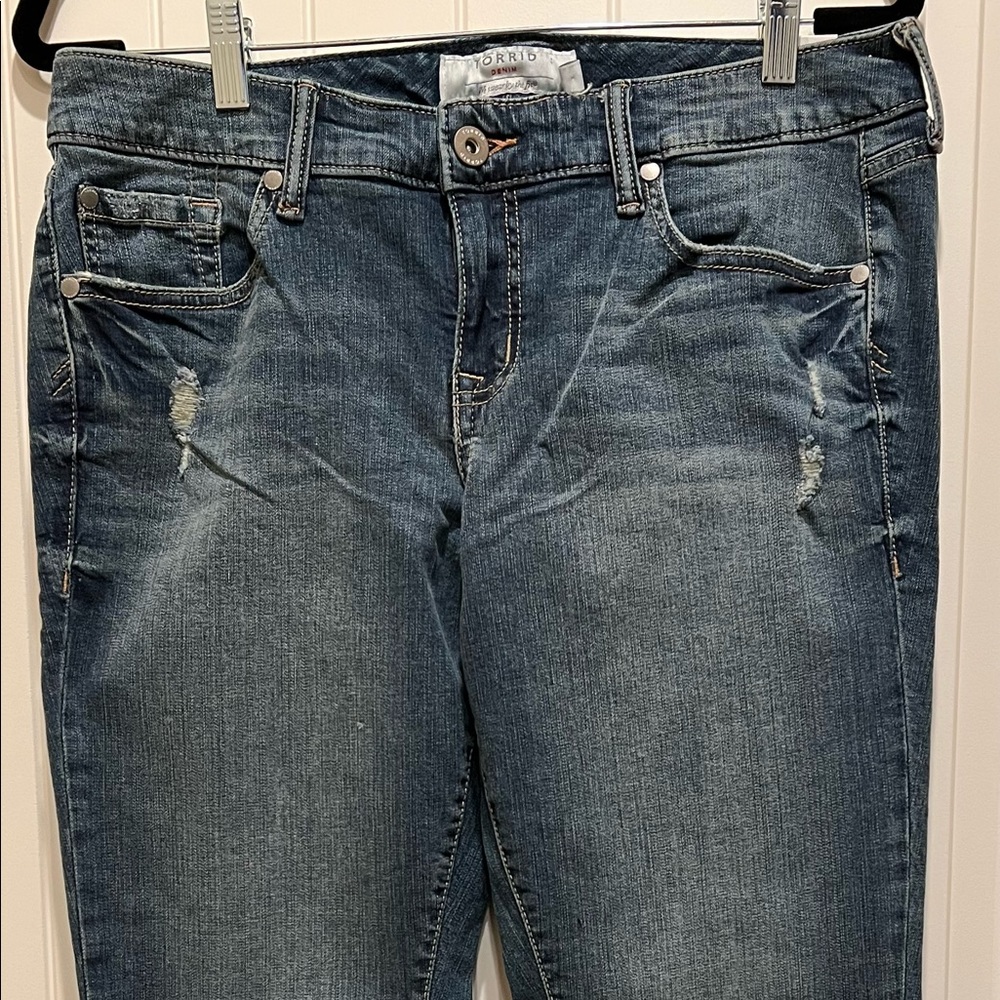 NEW with Tags - TORRID distressed denim crop jeans - Size 10 Short